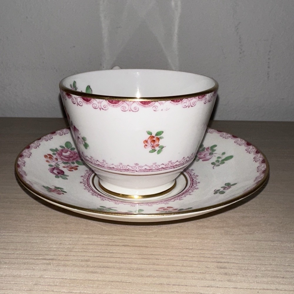 Vintage Crown STAFFORDSHIRE Hand Painted Bone China Tea Cup & Saucer Floral - Picture 3 of 9